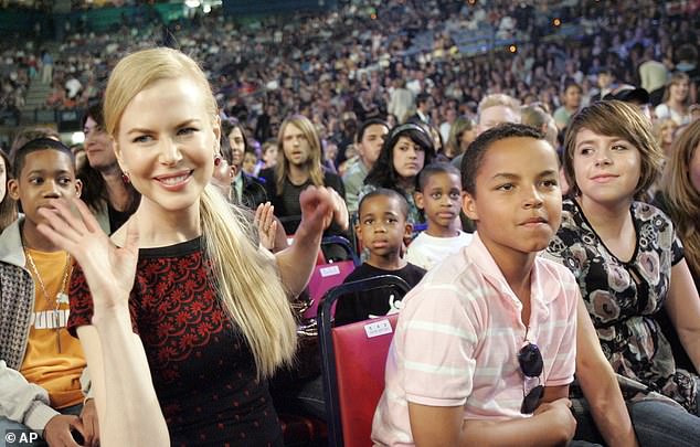 The last photo of Nicole in public with her two oldest children was taken in March 2007 at the Kids' Choice Awards in LA.