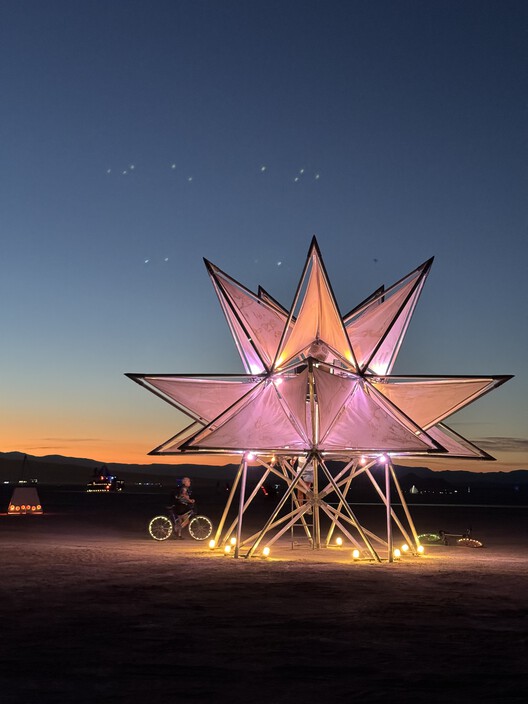 Interconnected mushroom plantation and shelter from the desert sun: 8 installations at Burning Man 2024 - Image 24 of 30